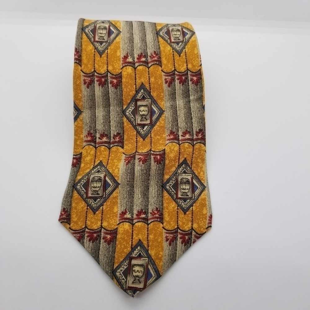 Metropolitan Museum of Art tie yellow columns grecian urn